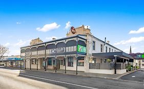 The Commercial Hotel